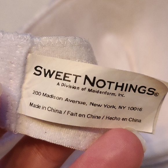 Beautiful White Bra 34A - Picture 2 of 5